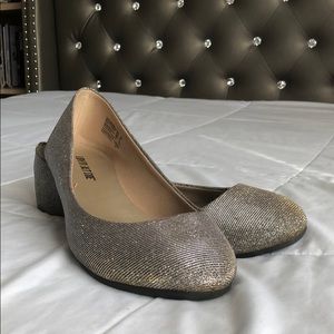 Ballet flats. Color changing!